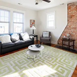 Contemporary 3-bedroom With Balcony In Rva , Richmond United States